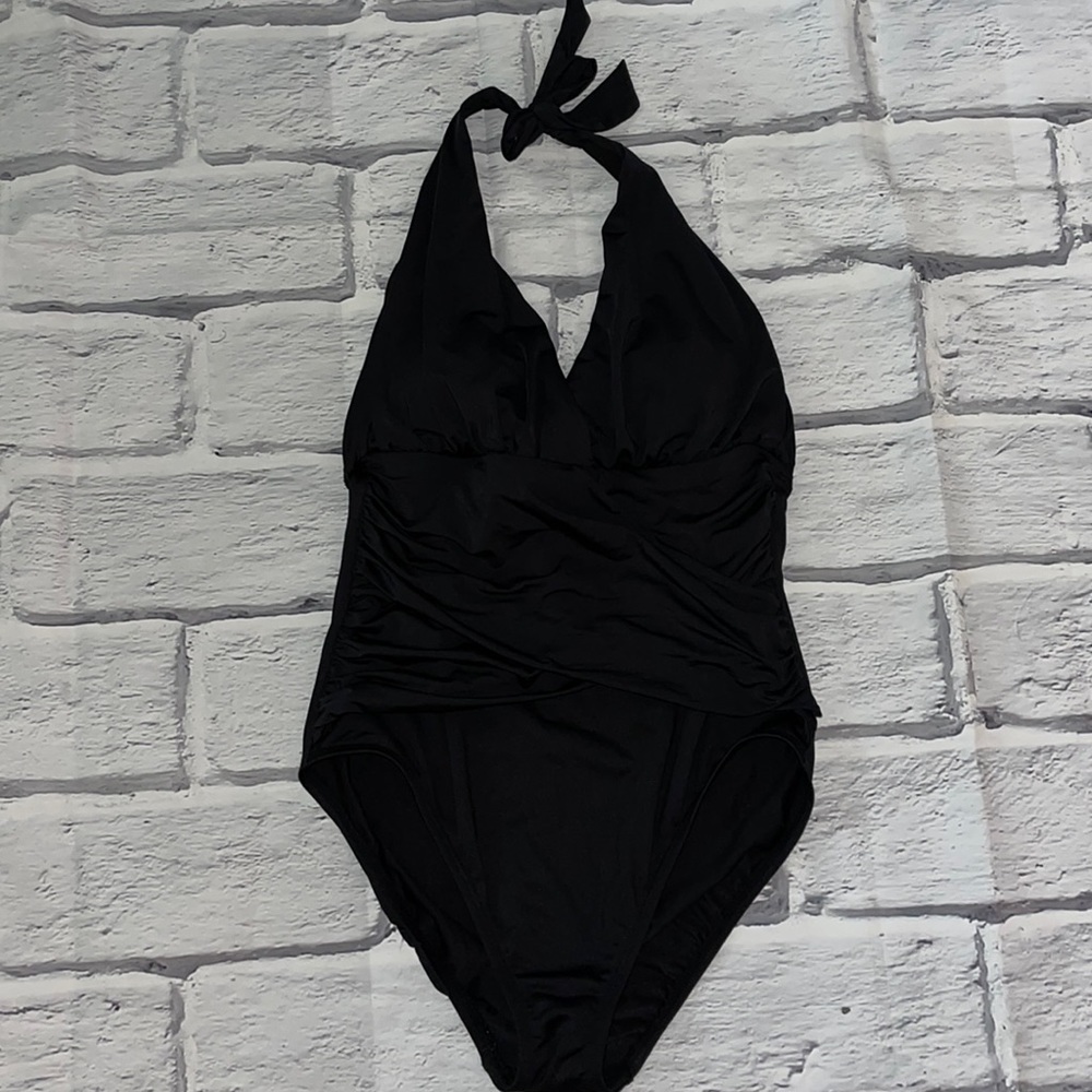 La Blanca black swimsuit.  Classic halter style with slimming midsection. Sz 10